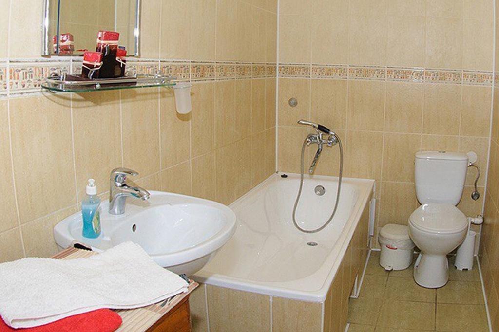 Anna Apartments Λβιβ Δωμάτιο φωτογραφία