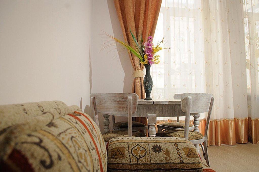 Anna Apartments Λβιβ Δωμάτιο φωτογραφία